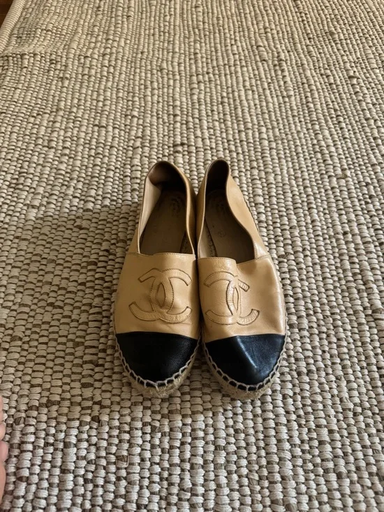 Chanel CC Cap Toe Leather Espadrilles Size 38 Beige Black - Picture 2 of 4